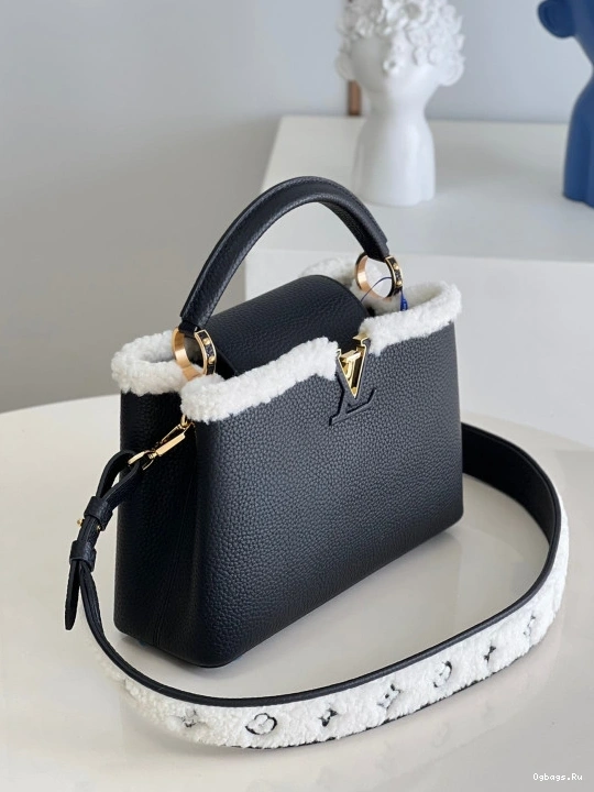LOUIS VUITTON CAPUCINES BB 0518